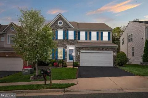 4048 Presidential Hill Loop, Dumfries, VA 22025
