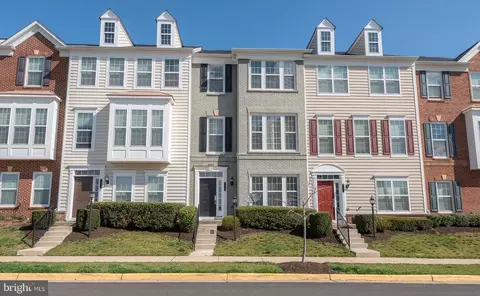 2192 Oberlin Dr, Woodbridge, VA 22191
