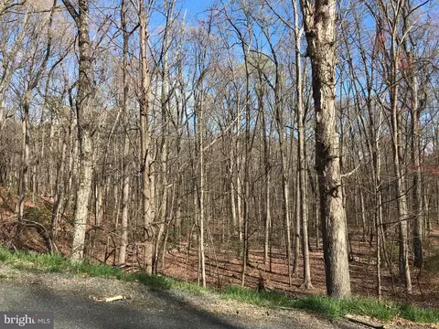 1415 Mercer Rd, Haymarket, VA 20169