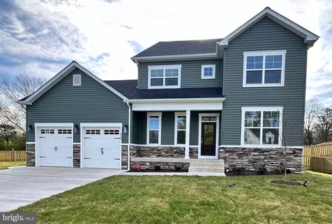 8497 Rolling Rd, Manassas, VA 20110