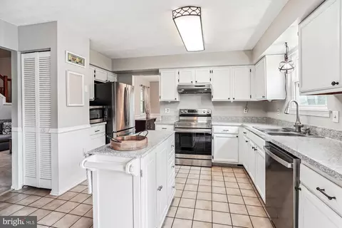 Kitchen - 4508 Peppermill Ct, Dumfries, VA 22025 photo 1 of 4