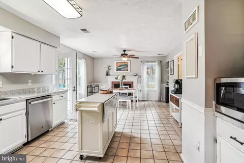 Kitchen - 4508 Peppermill Ct, Dumfries, VA 22025 photo 2 of 4
