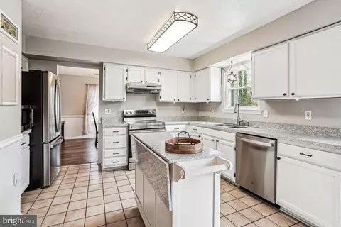 Kitchen - 4508 Peppermill Ct, Dumfries, VA 22025 photo 3 of 4