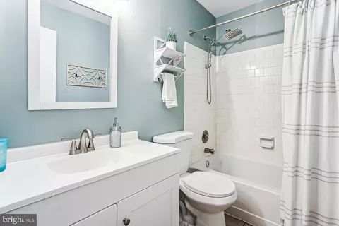 Bath - 4508 Peppermill Ct, Dumfries, VA 22025 photo 2 of 3