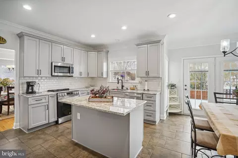 Kitchen - 12321 Grimsby Ln, Bristow, VA 20136 photo 2 of 3