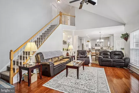 Living - 12321 Grimsby Ln, Bristow, VA 20136 photo 4 of 5