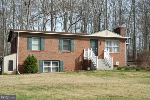 Exterior - 11623 Smithfield Rd, Manassas, VA 20112 photo 2 of 6