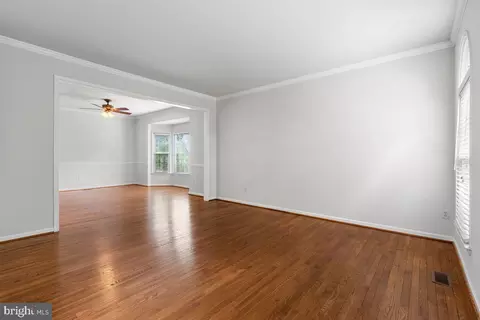 Living - 6367 Etheridge Ln, Manassas, VA 20112 photo 2 of 10