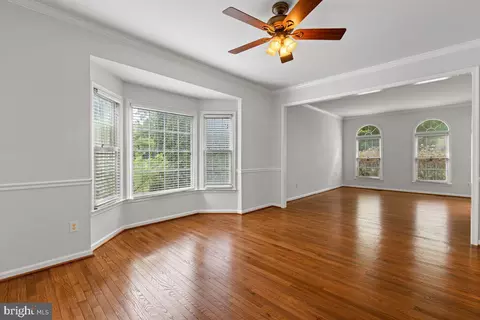 Living - 6367 Etheridge Ln, Manassas, VA 20112 photo 6 of 10