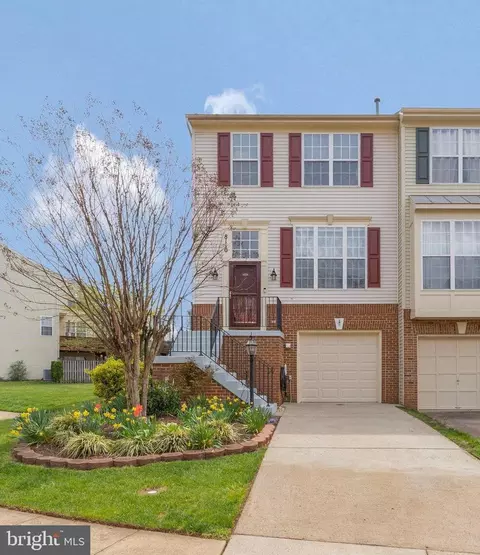 8110 Cerromar Way, Gainesville, VA 20155
