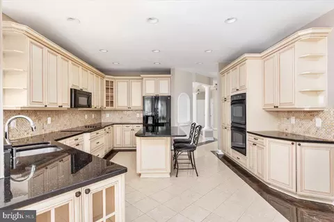 Kitchen - 16512 Gaines Rd, Broad Run, VA 20137 photo 4 of 6