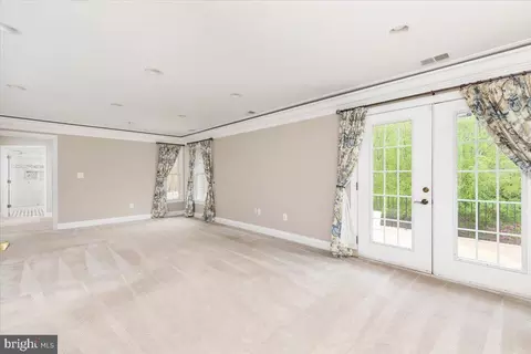 Living - 16512 Gaines Rd, Broad Run, VA 20137 photo 12 of 18
