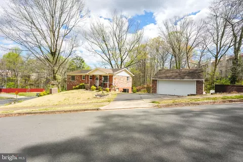 14810 Edgewater Dr, Woodbridge, VA 22193