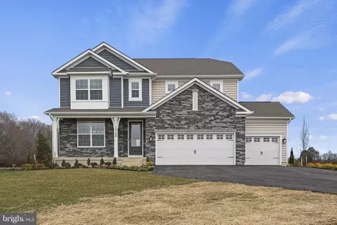 12020 Parkgate Dr, Nokesville, VA 20181