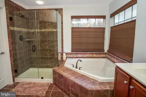 Bath - 13643 Dodsworth Dr, Bristow, VA 20136 photo 2 of 4