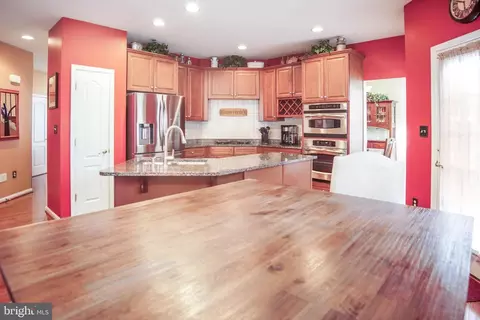 Kitchen - 13643 Dodsworth Dr, Bristow, VA 20136 photo 3 of 3