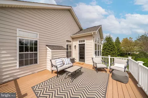 Exterior - 14243 Clatterbuck Loop, Gainesville, VA 20155 photo 9 of 10