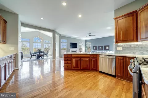 Kitchen - 14243 Clatterbuck Loop, Gainesville, VA 20155 photo 4 of 7