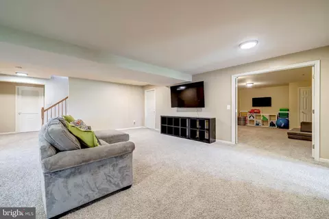 Living - 14243 Clatterbuck Loop, Gainesville, VA 20155 photo 5 of 6