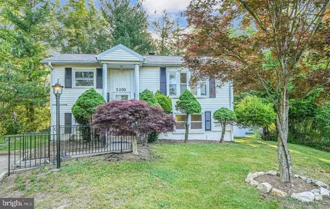 3200 Bayfield Dr, Woodbridge, VA 22193