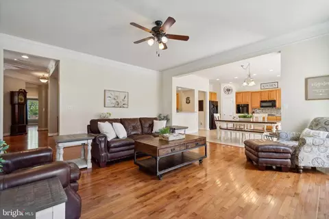 Living - 9375 Falling Water Dr, Bristow, VA 20136 photo 3 of 6