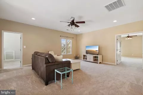 Living - 9375 Falling Water Dr, Bristow, VA 20136 photo 4 of 6