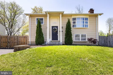 13014 Kenmar Dr, Woodbridge, VA 22193