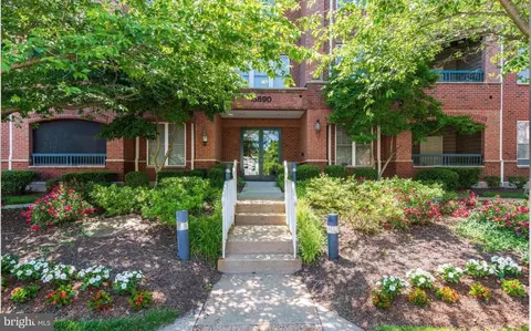 13890 Chelmsford Dr #210, Gainesville, VA 20155
