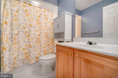 Bath - 13428 Fieldstone Way, Gainesville, VA 20155 photo 5 of 5