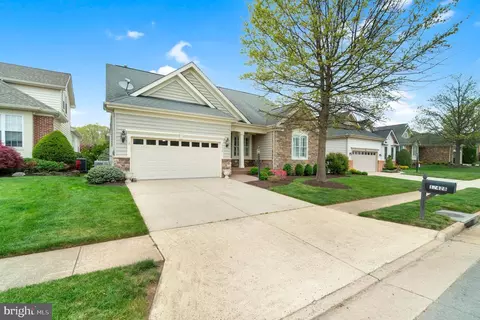 Exterior - 13428 Fieldstone Way, Gainesville, VA 20155 photo 3 of 9