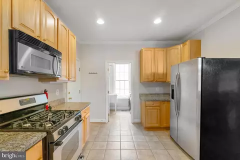 Kitchen - 13428 Fieldstone Way, Gainesville, VA 20155 photo 4 of 4