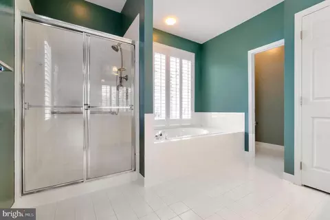 Bath - 13428 Fieldstone Way, Gainesville, VA 20155 photo 1 of 5