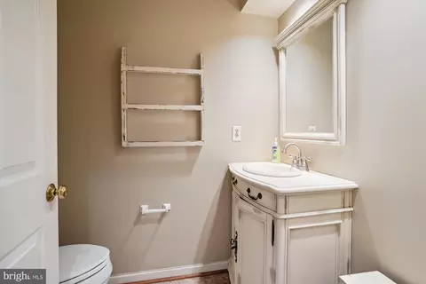 Bath - 15134 Holleyside Dr, Dumfries, VA 22025 photo 1 of 4