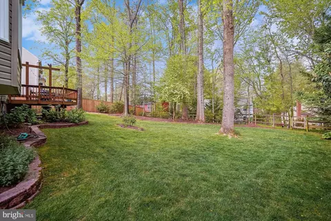 Exterior - 15134 Holleyside Dr, Dumfries, VA 22025 photo 7 of 9