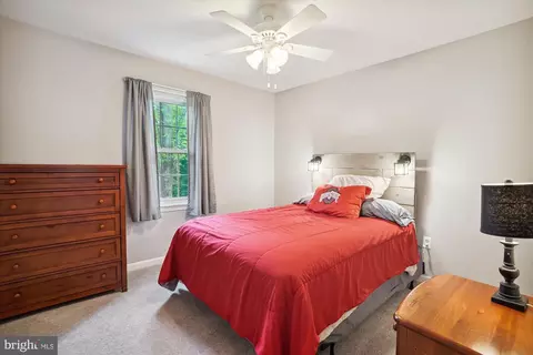 Bedroom - 15134 Holleyside Dr, Dumfries, VA 22025 photo 8 of 9
