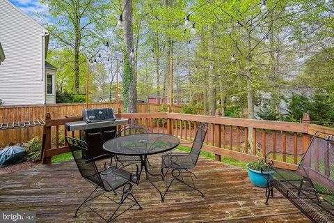 Exterior - 15134 Holleyside Dr, Dumfries, VA 22025 photo 4 of 9