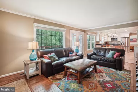 Living - 15134 Holleyside Dr, Dumfries, VA 22025 photo 3 of 5