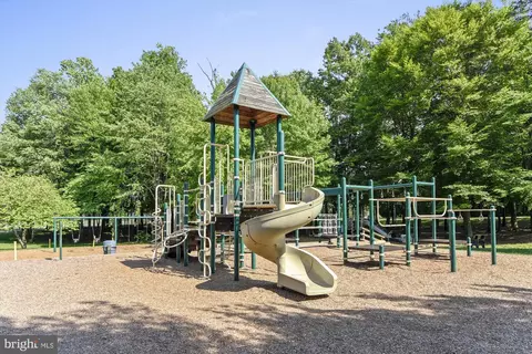 View/Area - 15134 Holleyside Dr, Dumfries, VA 22025 photo 5 of 7