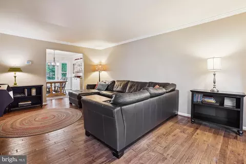 Living - 15134 Holleyside Dr, Dumfries, VA 22025 photo 4 of 5