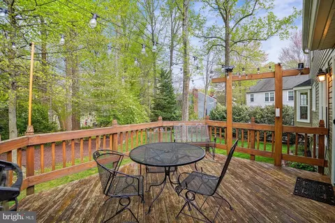 Exterior - 15134 Holleyside Dr, Dumfries, VA 22025 photo 5 of 9