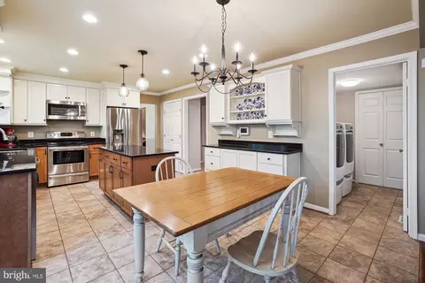 Kitchen - 15134 Holleyside Dr, Dumfries, VA 22025 photo 6 of 6
