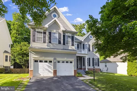 5328 Austra Pl, Woodbridge, VA 22193