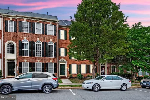 16473 Steerage Cir, Woodbridge, VA 22191