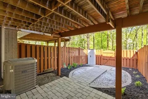 Exterior - 15515 Three Otters Pl, Manassas, VA 20112 photo 8 of 12