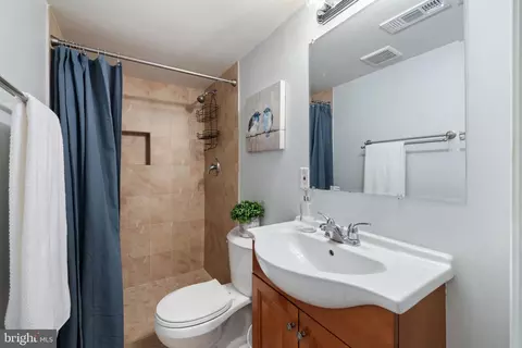 Bath - 15515 Three Otters Pl, Manassas, VA 20112 photo 6 of 7