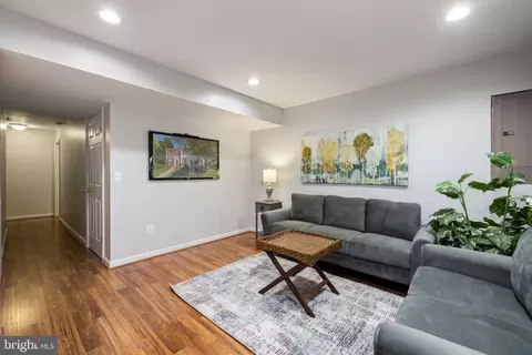 Living - 15515 Three Otters Pl, Manassas, VA 20112 photo 7 of 7