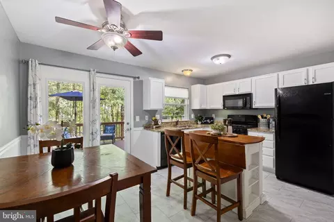 Kitchen - 15515 Three Otters Pl, Manassas, VA 20112 photo 1 of 4