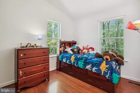 Bedroom - 15243 Streamside Ct, Dumfries, VA 22025 photo 3 of 5