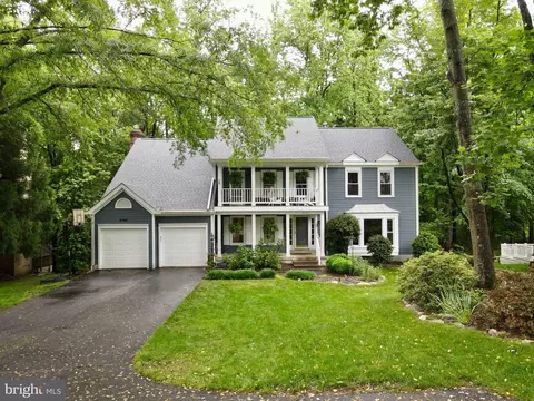 4240 Brittany Ct, Woodbridge, VA 22192