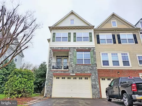 14153 Catbird Dr, Gainesville, VA 20155
